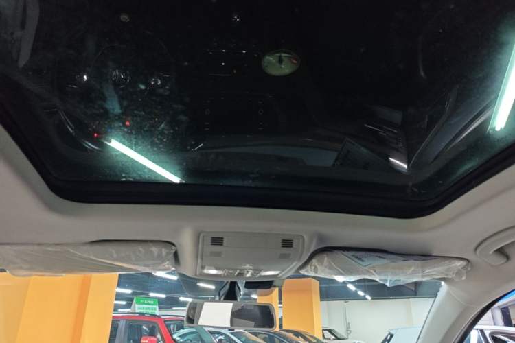 Used Volkswagen Tharu 2020 280TSI Two-Wheel Drive Comfort Edition China VI Standard Headliner