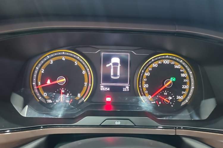 Used Volkswagen Tharu 2020 Facelift 330TSI Four-Wheel Drive Luxury PLUS Version China VI Standard Instrument Cluster