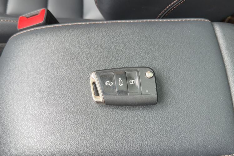 Used Volkswagen Tharu 2020 280TSI Two-Wheel Drive Luxury Edition China VI Standard Interior 1