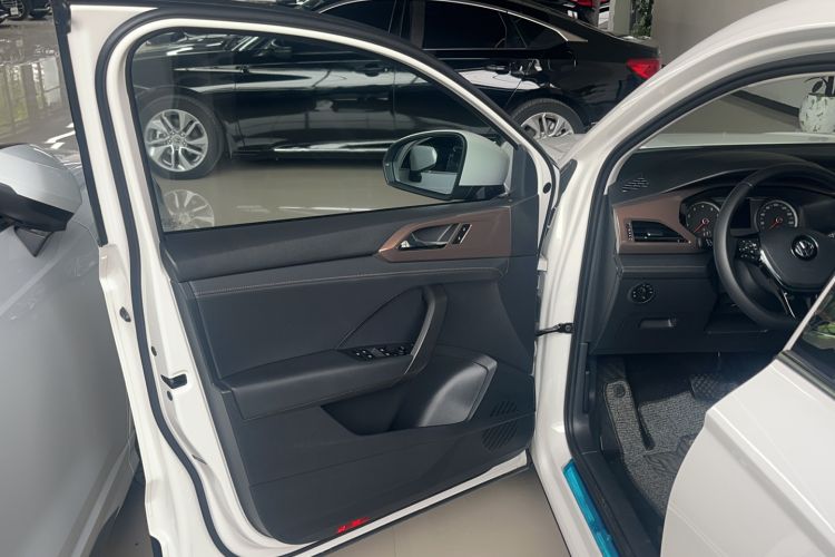 Used Volkswagen Tharu 2020 280TSI Two-Wheel Drive Luxury Edition China VI Standard Interior 1