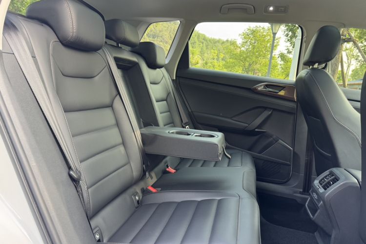 Used Volkswagen Tharu 2020 280TSI Two-Wheel Drive Luxury Edition China VI Standard Interior 11