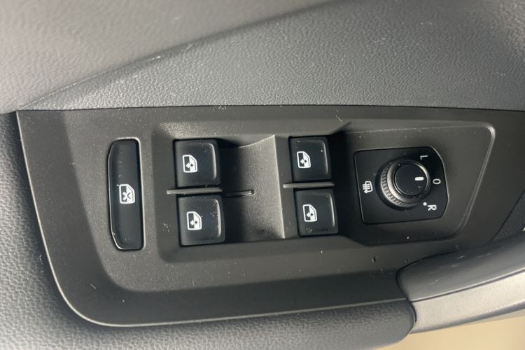 Used Volkswagen Tharu 2020 280TSI Two-Wheel Drive Luxury Edition China VI Standard Interior 11