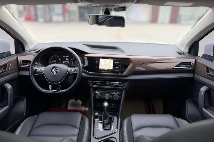 Used Volkswagen Tharu 2020 330TSI All-Wheel-Drive Luxury Edition China VI Standard Interior 2