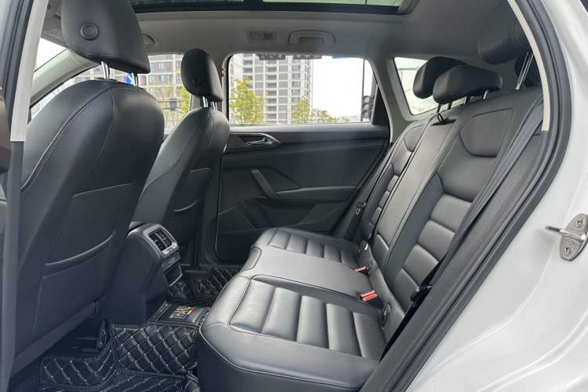Used Volkswagen Tharu 2020 330TSI All-Wheel-Drive Luxury Edition China VI Standard Interior 2