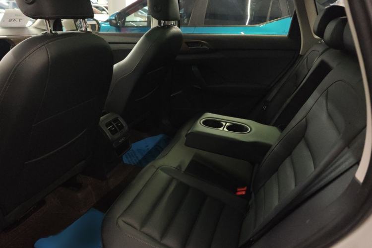 Used Volkswagen Tharu 2020 330TSI All-Wheel-Drive Luxury PLUS China VI Standard Interior 2