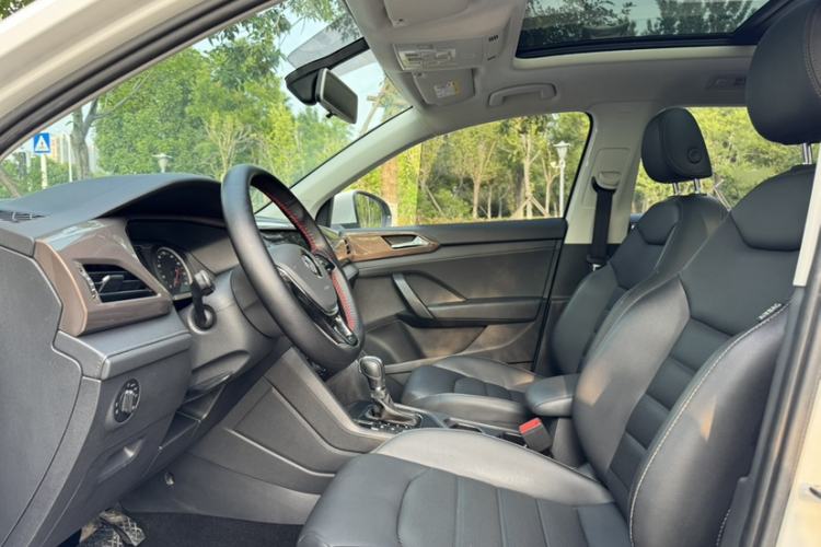 Used Volkswagen Tharu 2020 280TSI Two-Wheel Drive Luxury Plus Version China VI Standard Interior 2