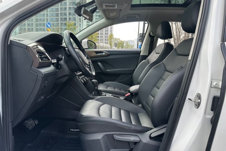 Used Volkswagen Tharu 2020 330TSI All-Wheel-Drive Luxury Edition China VI Standard Interior 2