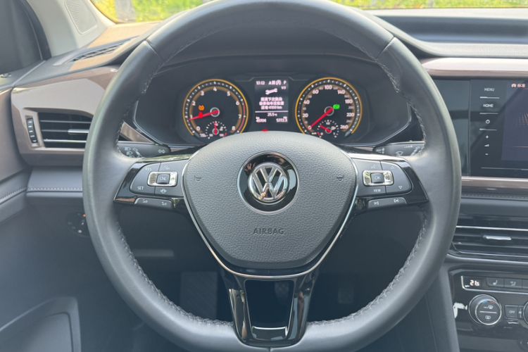 Used Volkswagen Tharu 2020 280TSI Two-Wheel Drive Luxury Edition China VI Standard Interior 3