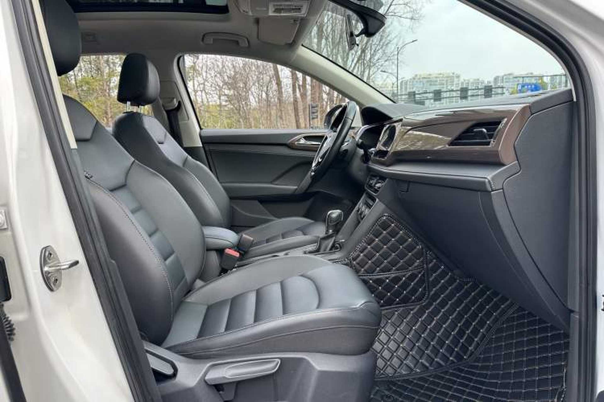 Used Volkswagen Tharu 2020 330TSI All-Wheel-Drive Luxury Edition China VI Standard Interior 3