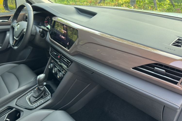 Used Volkswagen Tharu 2020 280TSI Two-Wheel Drive Luxury Edition China VI Standard Interior 4