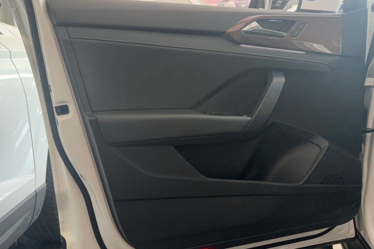 Used Volkswagen Tharu 2020 280TSI Two-Wheel-Drive Flagship Version China VI Interior 5