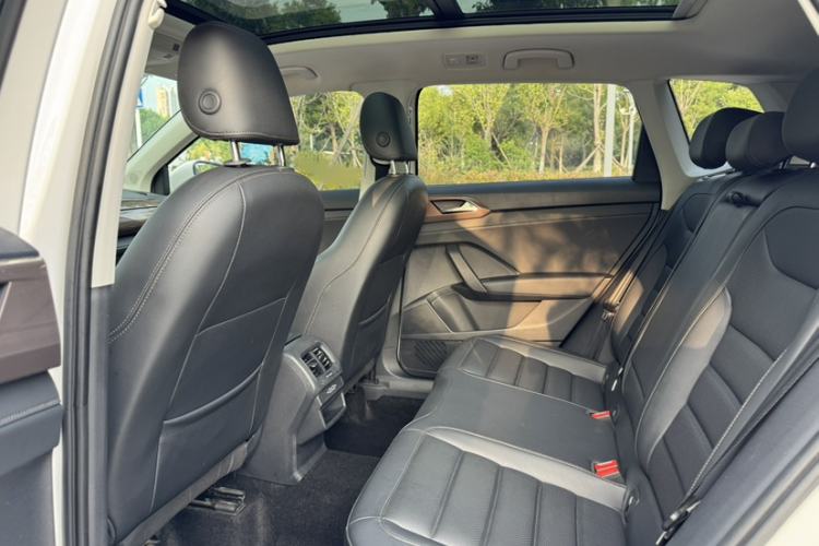Used Volkswagen Tharu 2020 280TSI Two-Wheel Drive Luxury Plus Version China VI Standard Interior 6