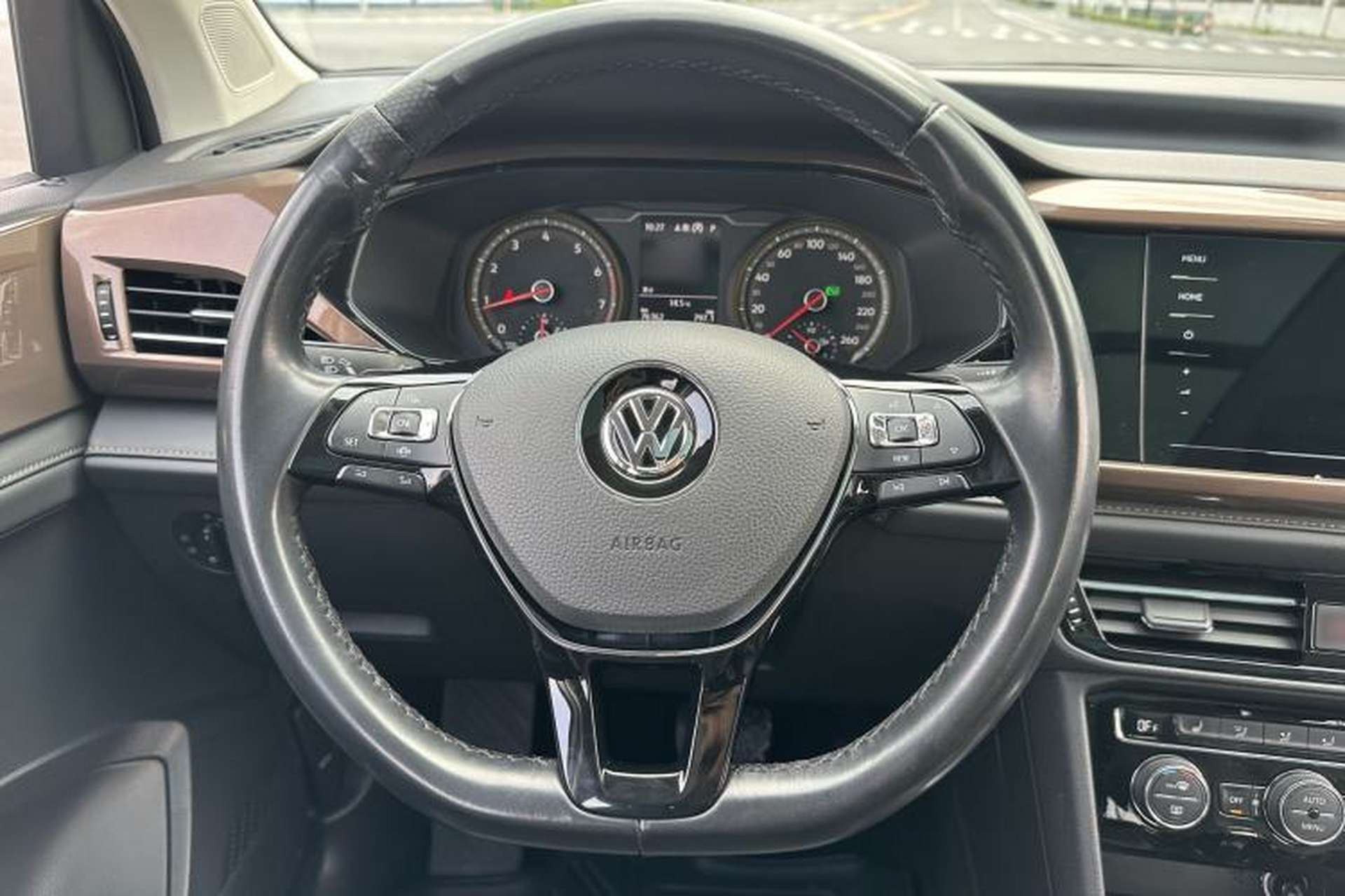 Used Volkswagen Tharu 2020 330TSI All-Wheel-Drive Luxury Edition China VI Standard Interior 7