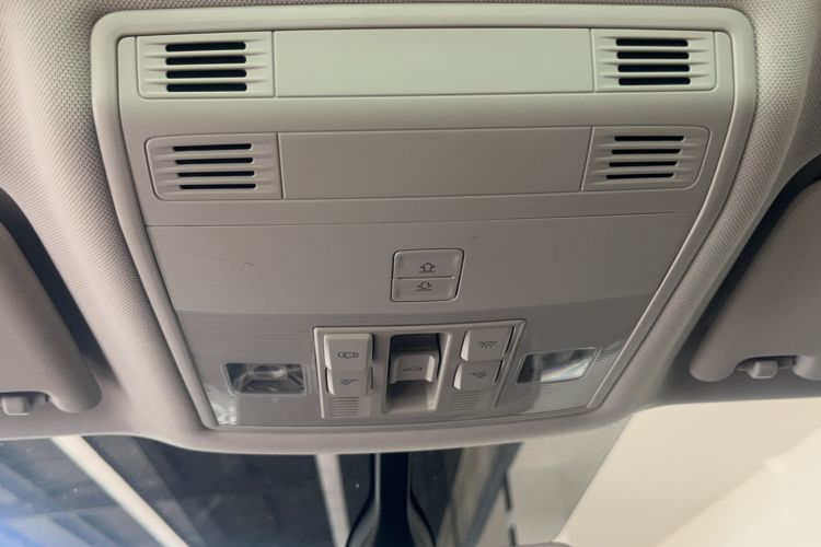 Used Volkswagen Tharu 2020 280TSI Two-Wheel Drive Luxury Edition China VI Standard Interior 8