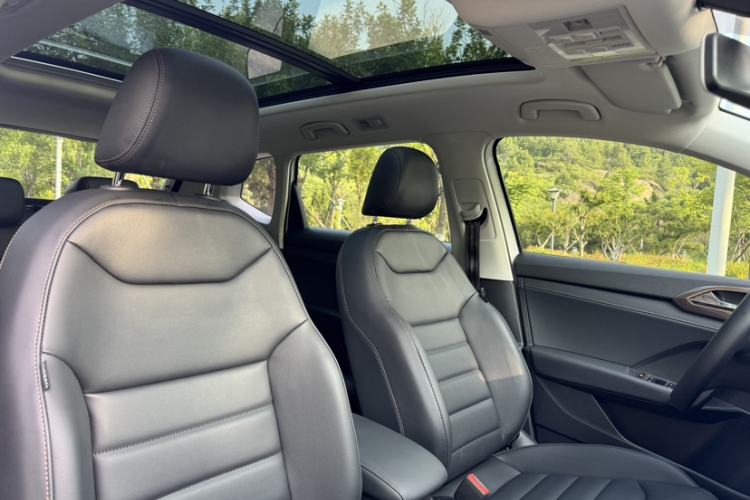 Used Volkswagen Tharu 2020 280TSI Two-Wheel Drive Luxury Edition China VI Standard Interior 9
