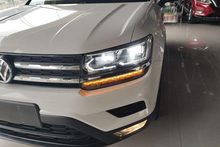Used Volkswagen Tharu 2020 280TSI Two-Wheel Drive Luxury Edition China VI Standard Left Front Headlight