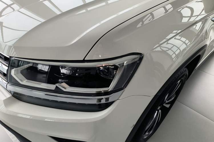 Used Volkswagen Tharu 2020 Revised Version 330TSI Four-Wheel Drive Flagship Edition China VI Left Front Headlight