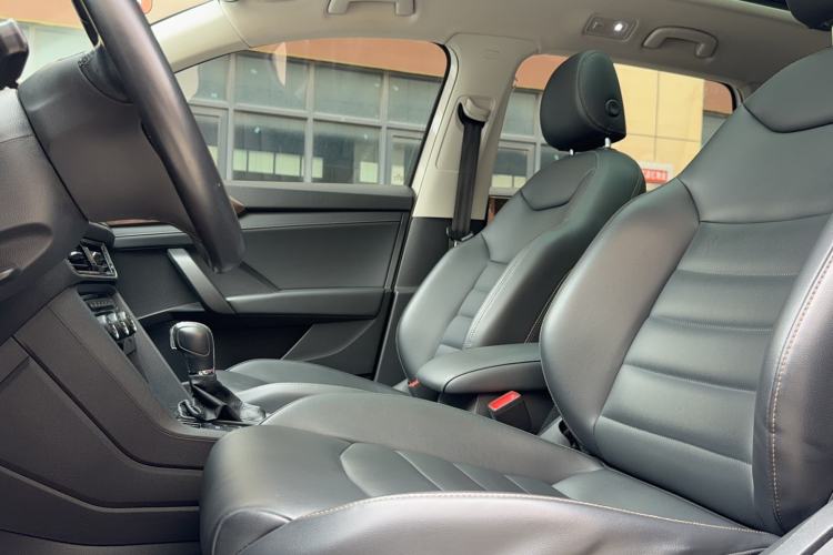 Used Volkswagen Tharu 2020 280TSI Two-Wheel Drive Luxury Edition China VI Standard Left Front Seat