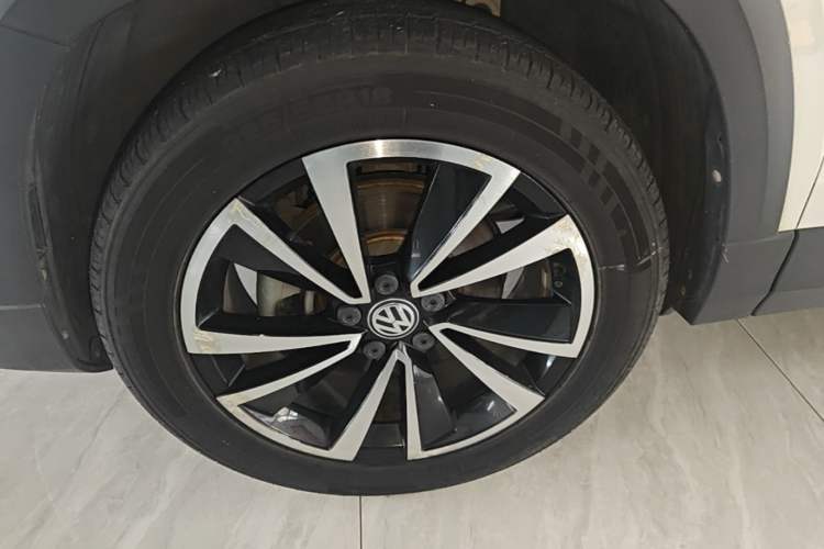 Used Volkswagen Tharu 2020 280TSI Two-Wheel Drive Luxury Edition China VI Standard Left Front Wheel Hub