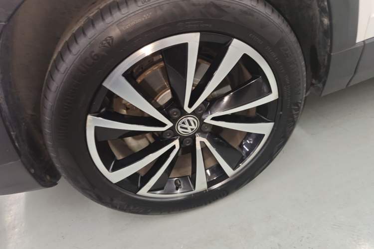 Used Volkswagen Tharu 2020 280TSI Two-Wheel Drive Luxury Edition China VI Standard Left Front Wheel Hub