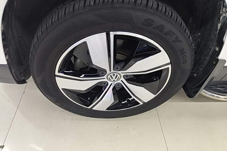 Used Volkswagen Tharu 2020 280TSI Two-Wheel Drive Comfort Edition China VI Standard Left Front Wheel Hub