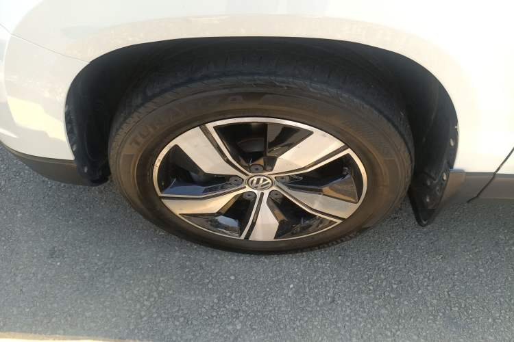Used Volkswagen Tharu 2020 280TSI Two-Wheel Drive Comfort Edition China VI Standard Left Front Wheel Hub