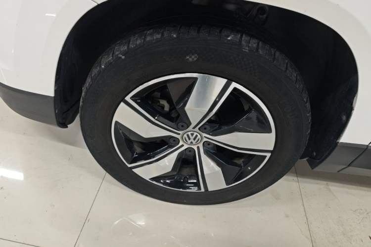Used Volkswagen Tharu 2020 280TSI Two-Wheel Drive Comfort Edition China VI Standard Left Front Wheel Hub