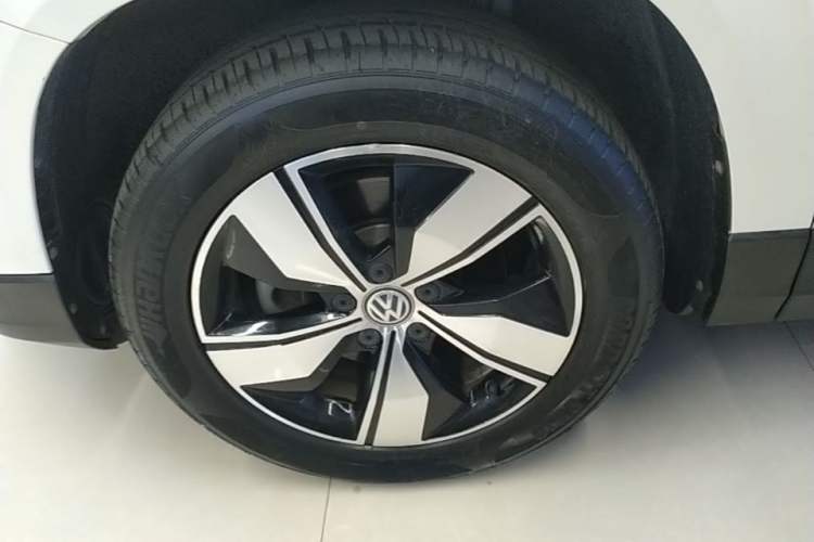 Used Volkswagen Tharu 2020 280TSI Two-Wheel Drive Comfort Edition China VI Standard Left Front Wheel Hub