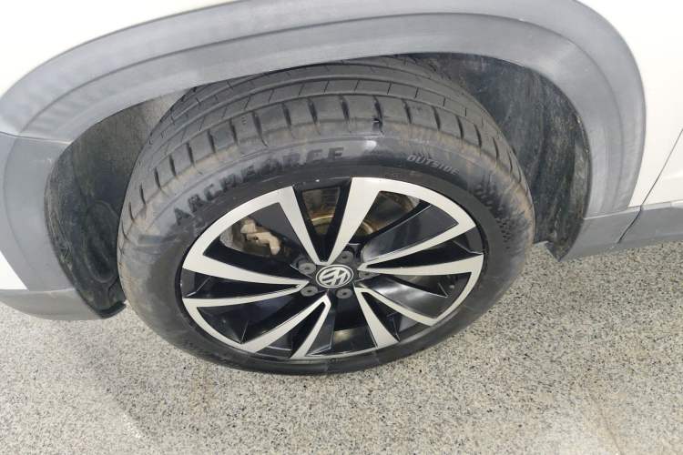 Used Volkswagen Tharu 2020 280TSI Two-Wheel-Drive Flagship Version China VI Left Front Wheel Hub