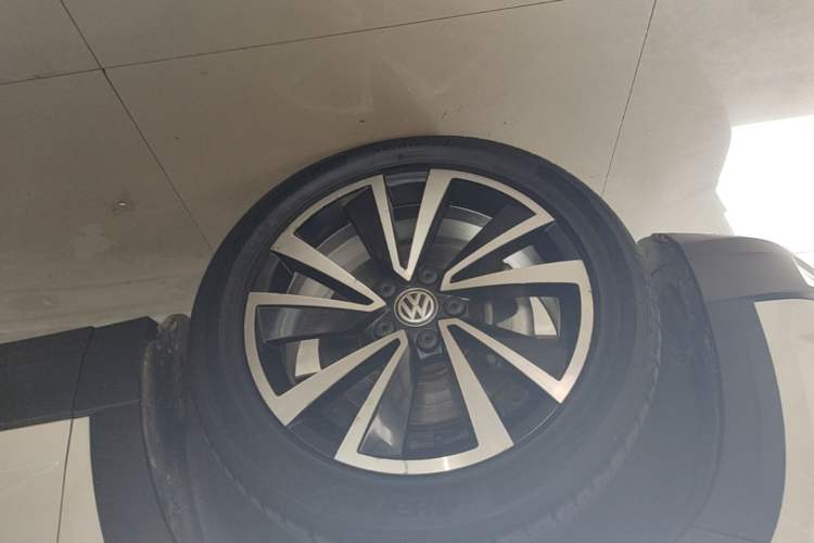 Used Volkswagen Tharu 2020 280TSI Two-Wheel Drive Luxury Edition China VI Standard Left Front Wheel Hub