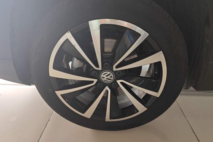 Used Volkswagen Tharu 2020 280TSI Two-Wheel Drive Luxury Edition China VI Standard Left Front Wheel Hub