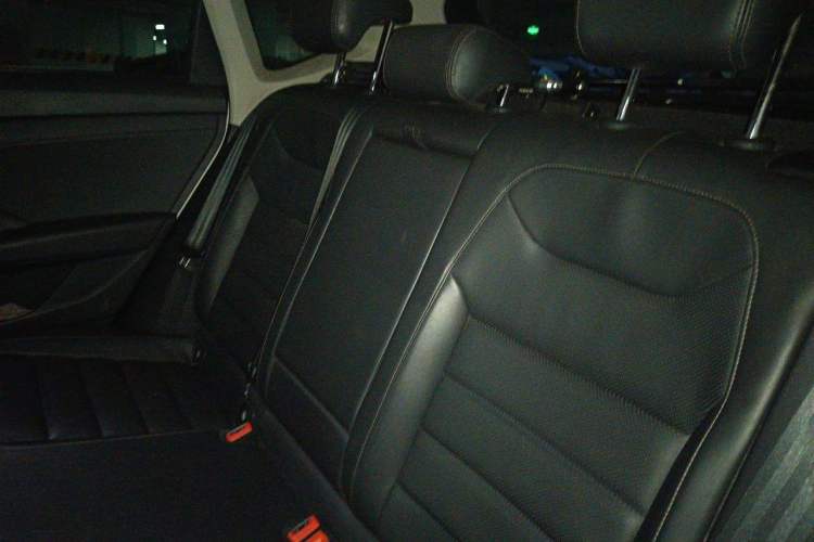 Used Volkswagen Tharu 2020 Facelift 330TSI Four-Wheel Drive Luxury PLUS Version China VI Standard Left Rear Seat