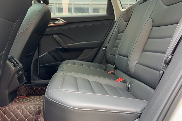 Used Volkswagen Tharu 2020 280TSI Two-Wheel Drive Luxury Edition China VI Standard Left Rear Seat