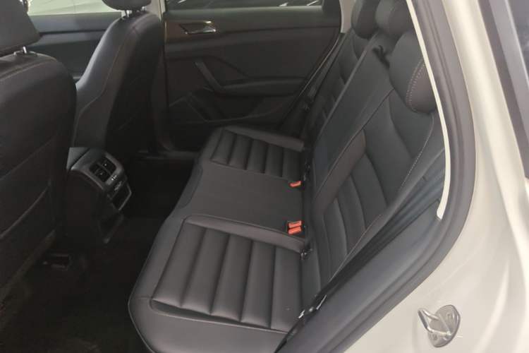 Used Volkswagen Tharu 2020 280TSI Two-Wheel Drive Luxury Edition China VI Standard Left Rear Seat