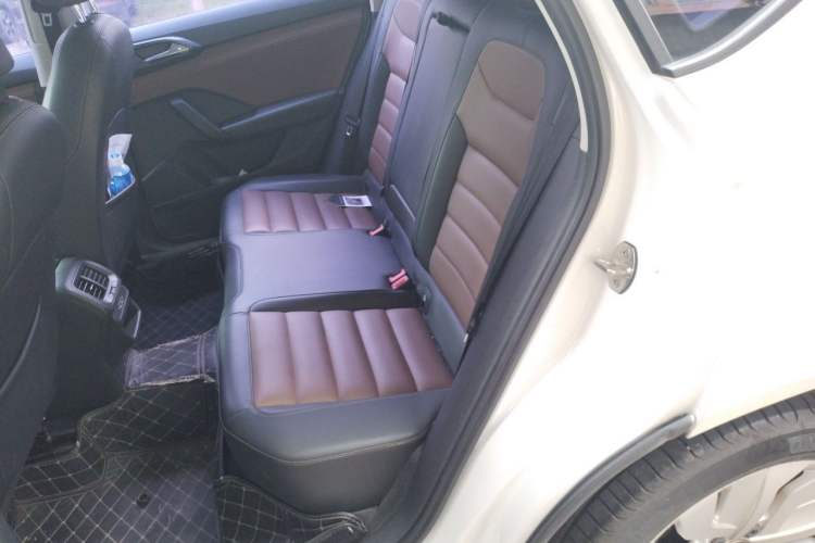Used Volkswagen Tharu 2020 280TSI Two-Wheel Drive Comfort Edition China V Standard Left Rear Seat