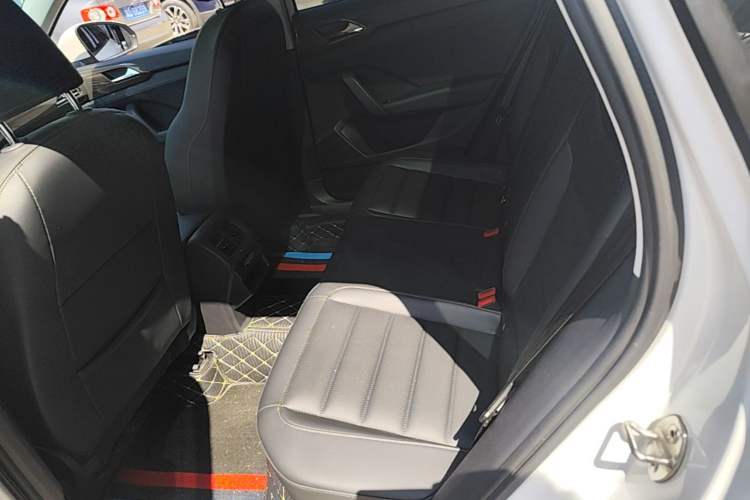 Used Volkswagen Tharu 2020 280TSI Two-Wheel Drive Luxury Plus Version China VI Standard Left Rear Seat