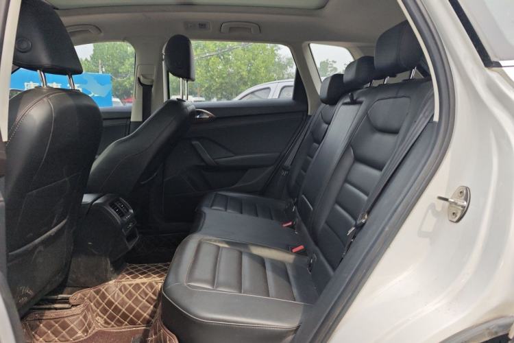 Used Volkswagen Tharu 2020 280TSI Two-Wheel-Drive Flagship Version China VI Left Rear Seat