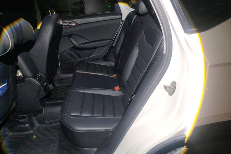 Used Volkswagen Tharu 2020 280TSI Two-Wheel Drive Luxury Plus Version China VI Standard Left Rear Seat