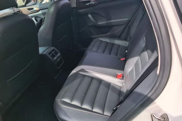 Used Volkswagen Tharu 2020 280TSI Two-Wheel Drive Comfort Edition China VI Standard Left Rear Seat