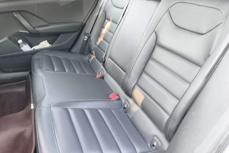 Used Volkswagen Tharu 2020 280TSI Two-Wheel Drive Luxury Plus Version China VI Standard Left Rear Seat
