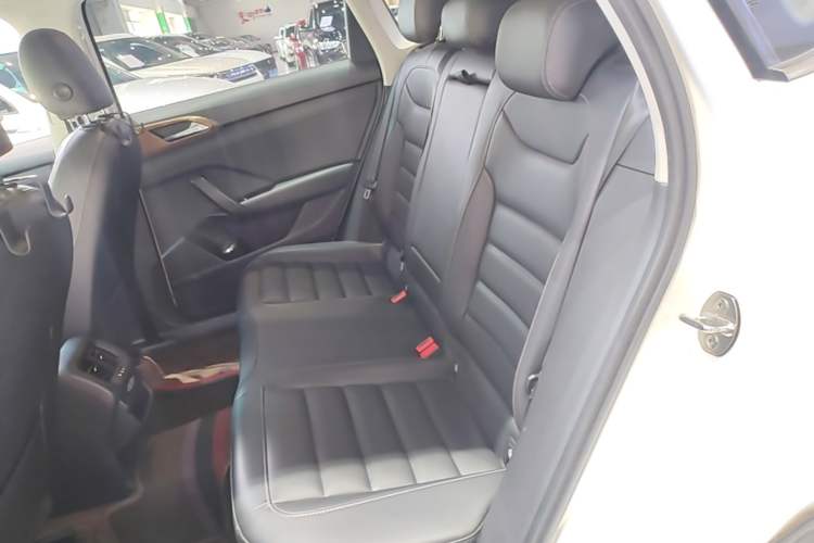Used Volkswagen Tharu 2020 Facelift 330TSI Four-Wheel Drive Luxury PLUS Version China VI Standard Left Rear Seat