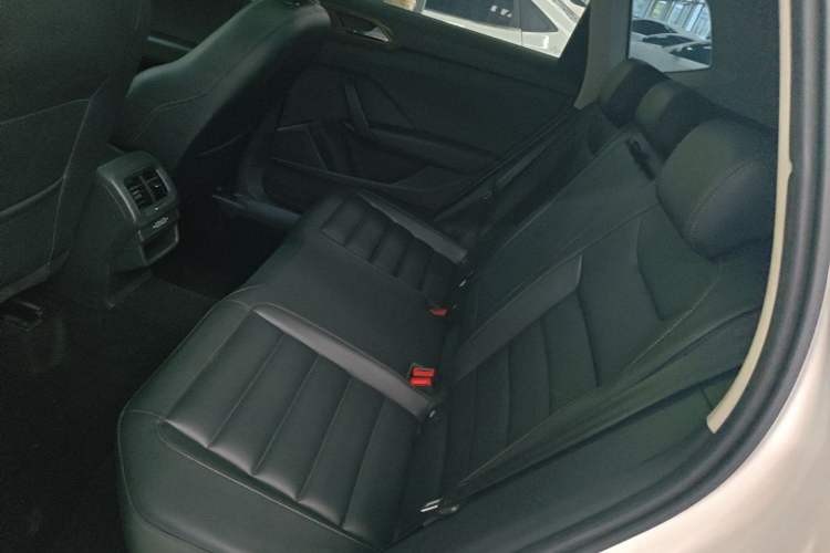Used Volkswagen Tharu 2020 280TSI Two-Wheel Drive Luxury Edition China VI Standard Left Rear Seat