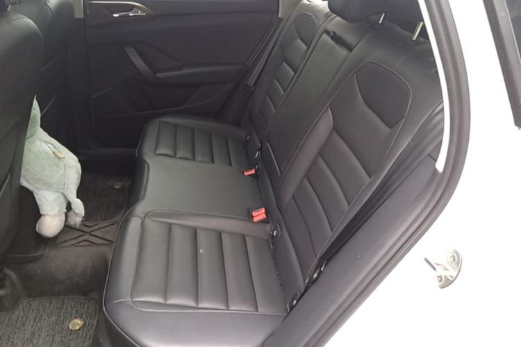 Used Volkswagen Tharu 2020 280TSI Two-Wheel-Drive Flagship Version China VI Left Rear Seat