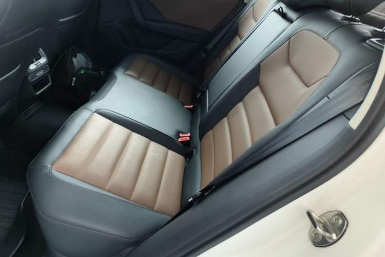 Used Volkswagen Tharu 2020 Revised Version 330TSI Four-Wheel Drive Flagship Edition China VI Left Rear Seat