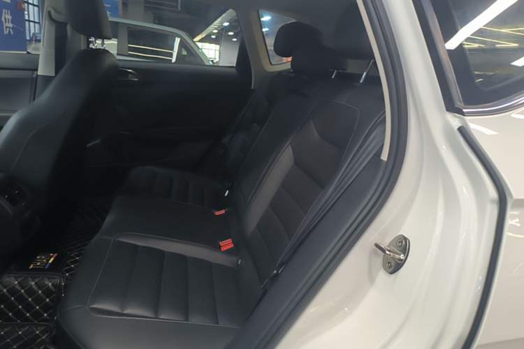 Used Volkswagen Tharu 2020 330TSI All-Wheel-Drive Luxury Edition China VI Standard Left Rear Seat