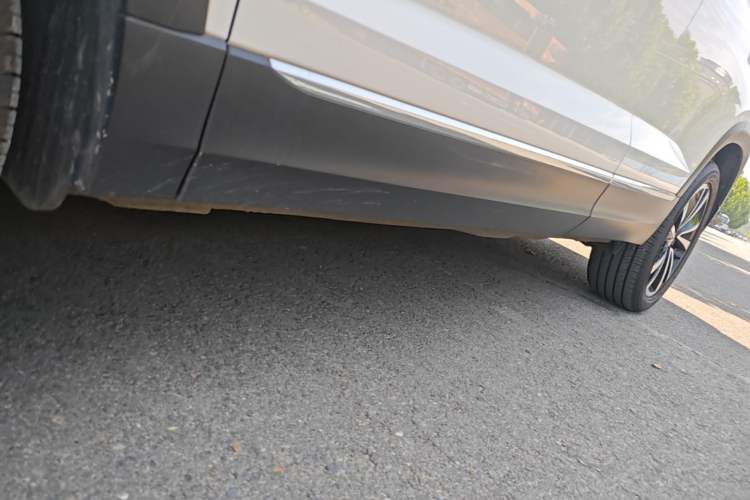 Used Volkswagen Tharu 2020 280TSI Two-Wheel-Drive Flagship Version China VI Left Side Sill