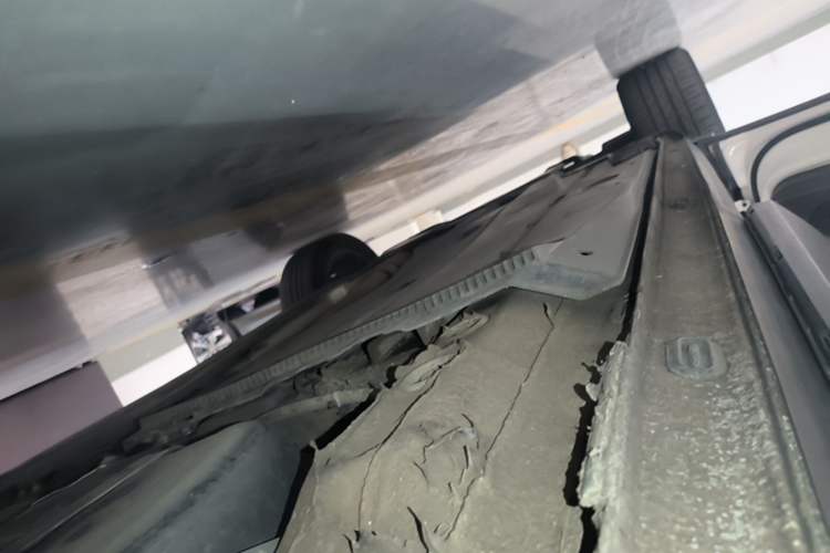 Used Volkswagen Tharu 2020 330TSI All-Wheel-Drive Luxury Edition China VI Standard Left Side Sill