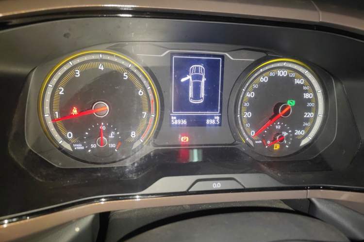 Used Volkswagen Tharu 2020 280TSI Two-Wheel Drive Luxury Edition China VI Standard Odometer Close Up