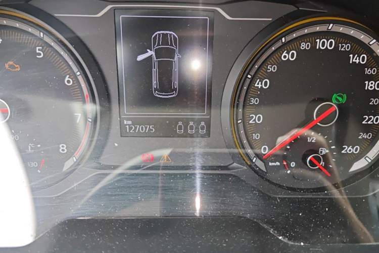 Used Volkswagen Tharu 2020 280TSI Two-Wheel Drive Luxury Edition China VI Standard Odometer Close Up