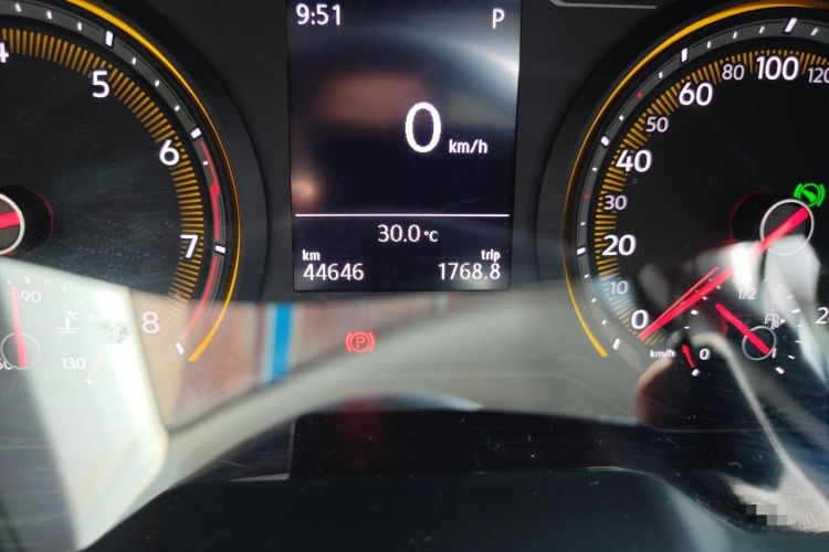 Used Volkswagen Tharu 2020 280TSI Two-Wheel Drive Comfort Edition China VI Standard Odometer Close Up
